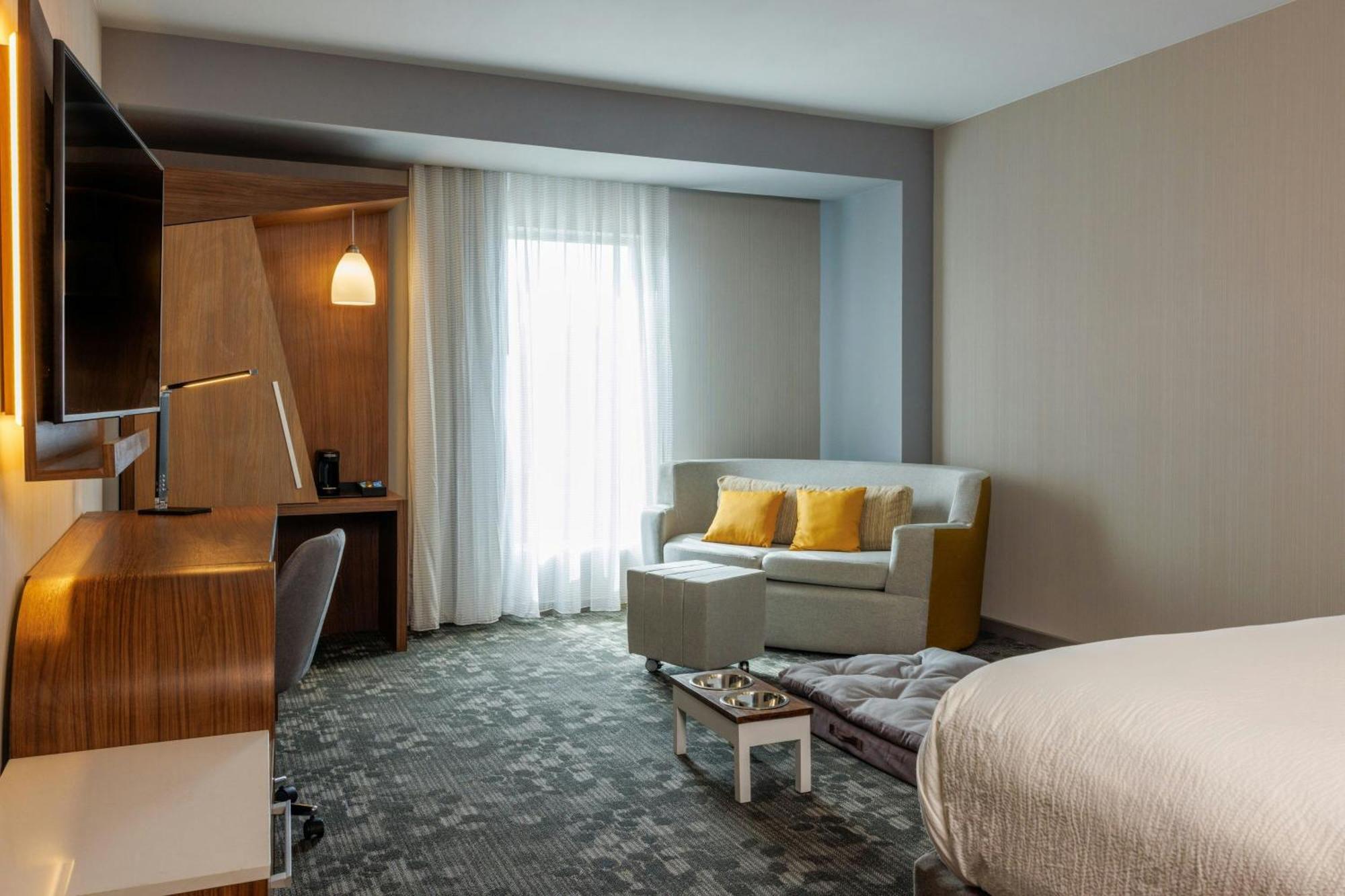 Courtyard By Marriott Mexicali Hotel Exterior photo