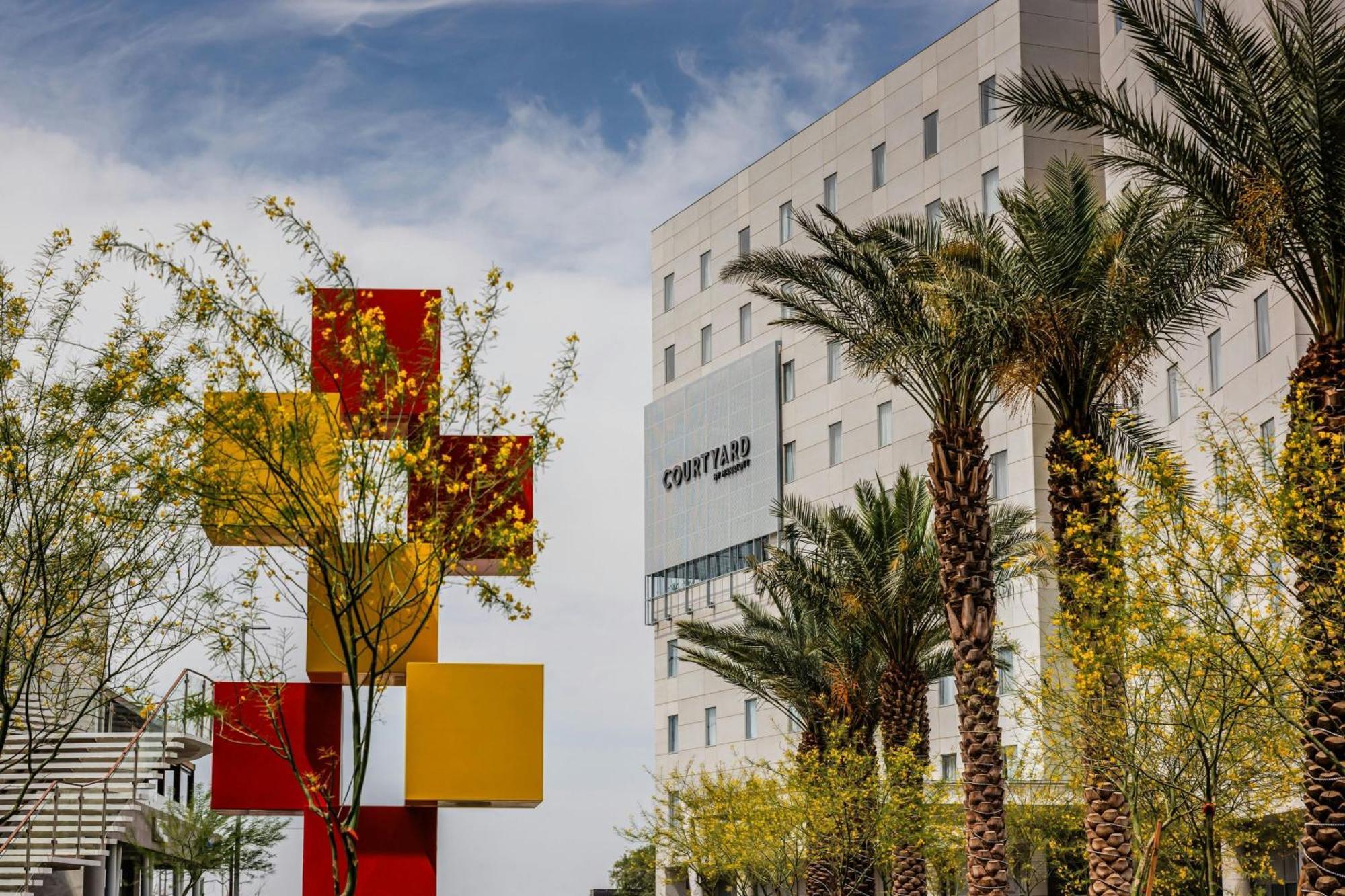 Courtyard By Marriott Mexicali Hotel Exterior photo
